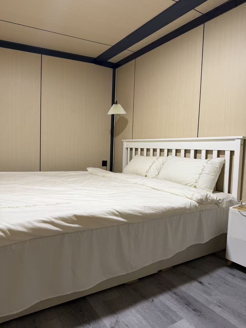 Finished expandable house bedroom reference