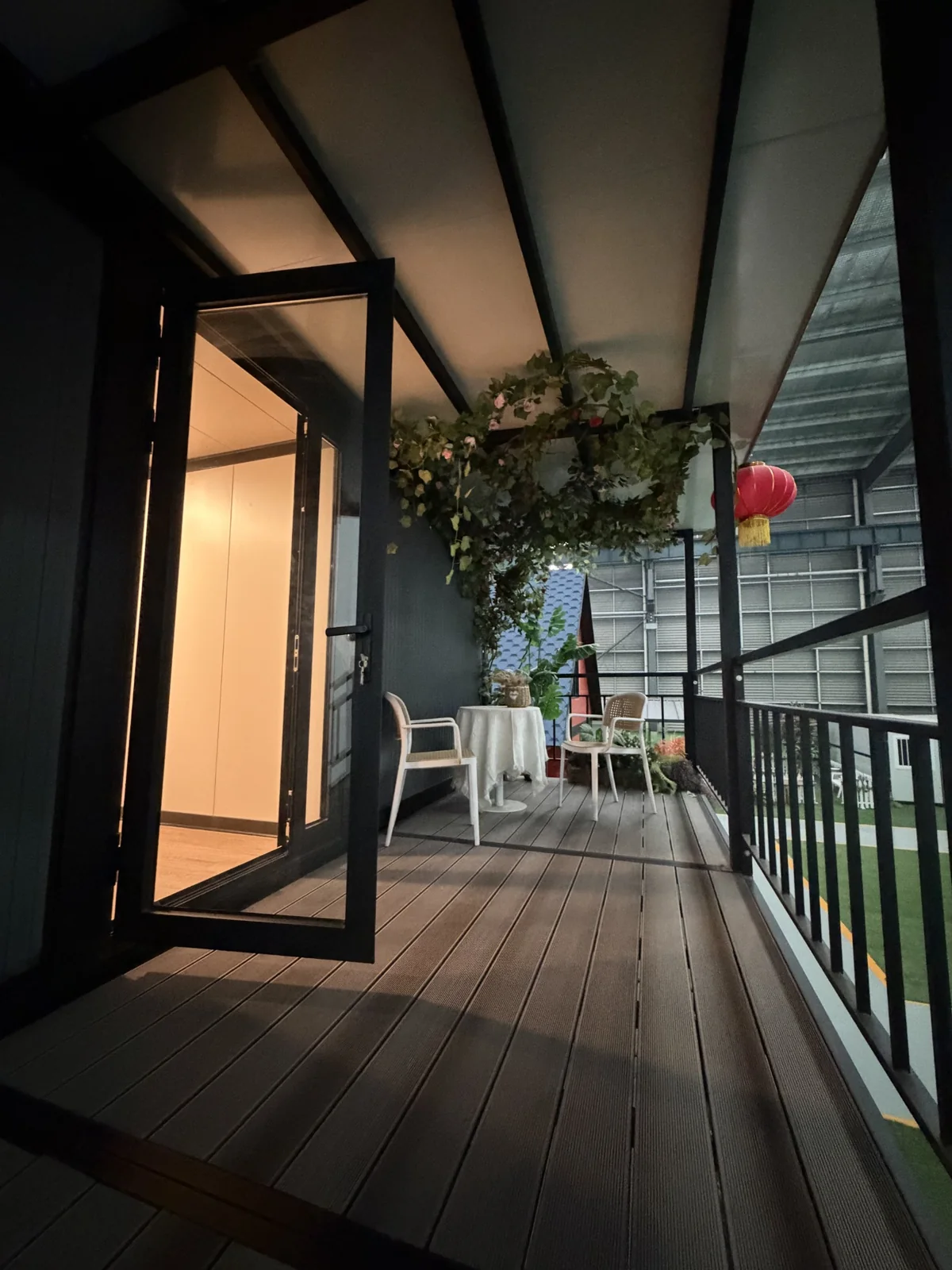 Upper balcony on a double-storey expandable house